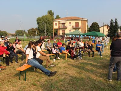 Festa nell'area verde a Passirana